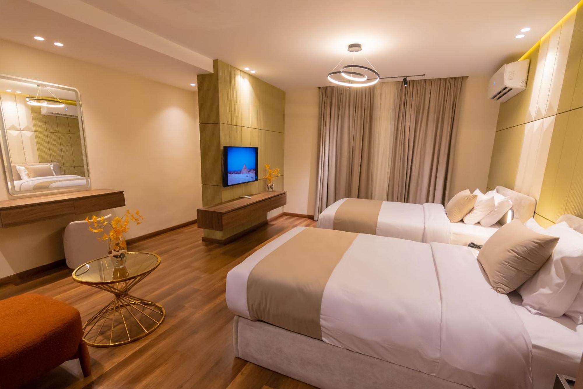 Spire West Hotel Al Kawm al Akhdar Esterno foto